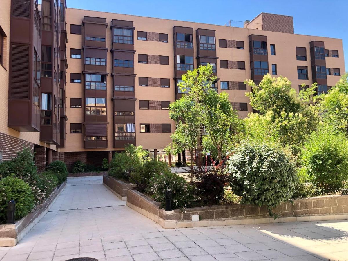 Apartamento Wanda Ifema Con Parking Y Piscina Madrid Exterior photo
