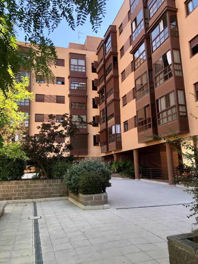 Apartamento Wanda Ifema Con Parking Y Piscina Madrid Exterior photo