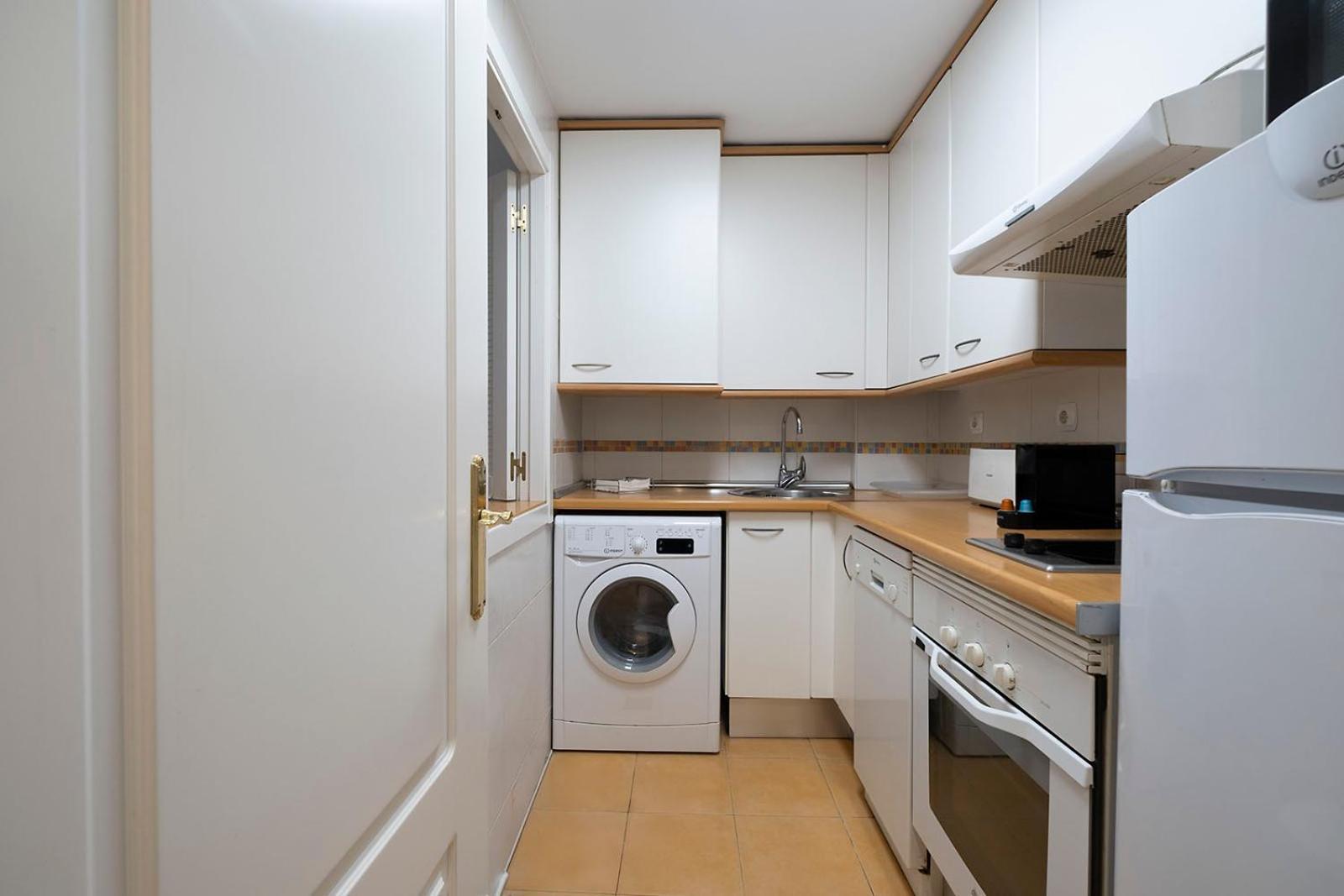 Apartamento Wanda Ifema Con Parking Y Piscina Madrid Exterior photo